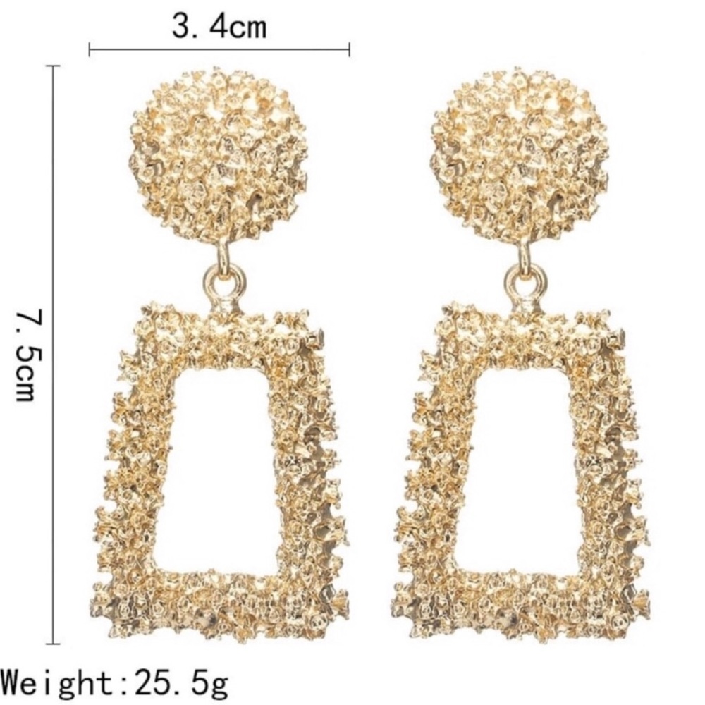 Blogger Fav | Trendy Gold Statement Earrings - Picture 4 of 4